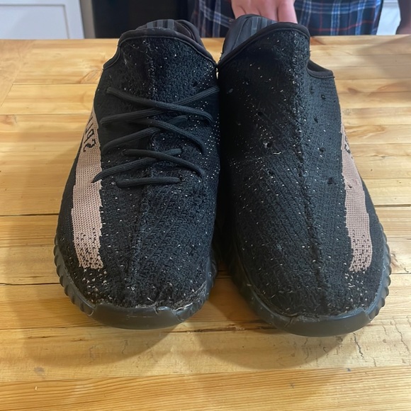 Yeezy boosts - Picture 1 of 2